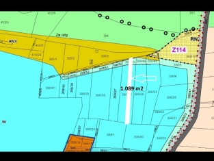 Pozemek 1.089 m2 s vlastní vodní plochou